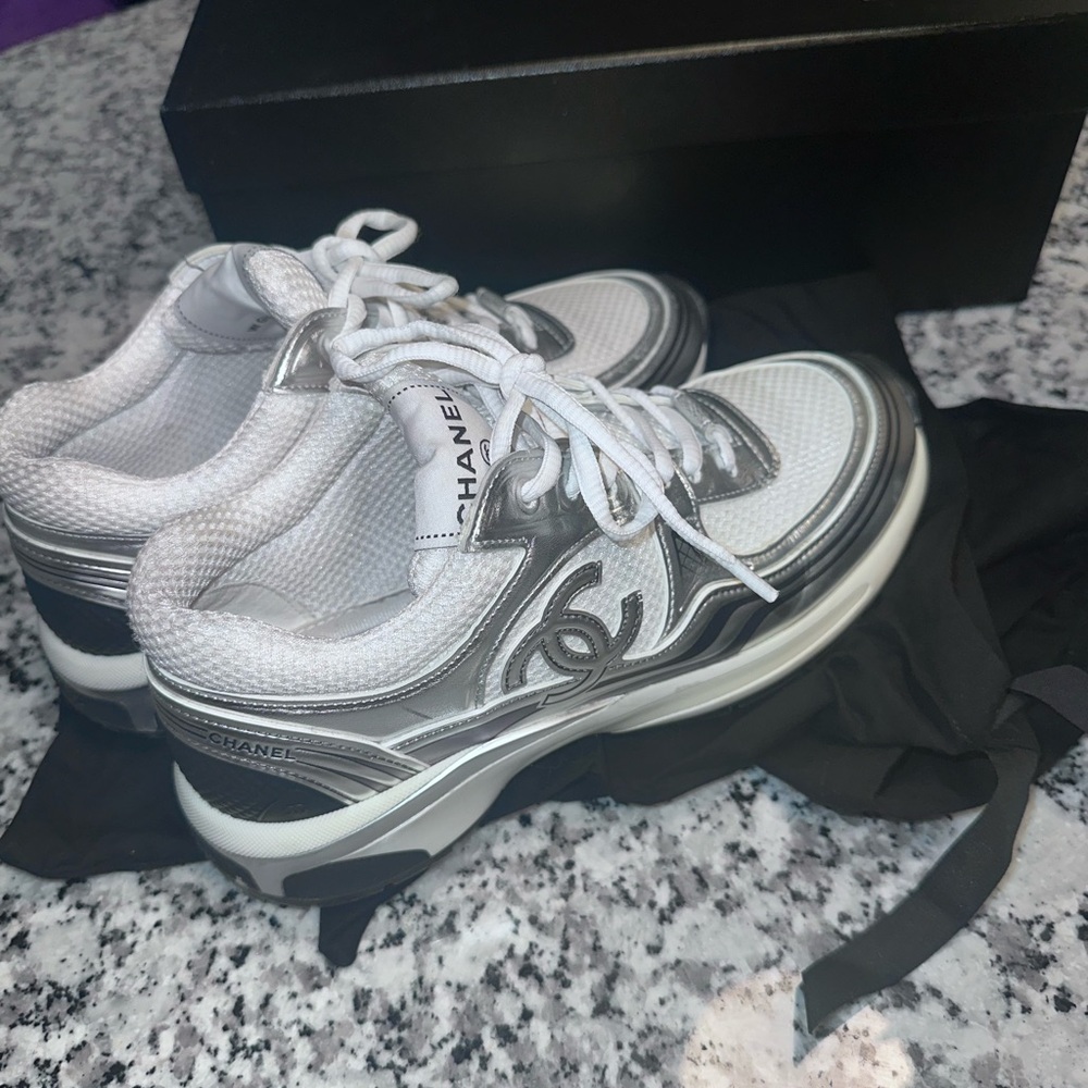 Chanel CC sneakers/ tennis shoes - Picture 10 of 16
